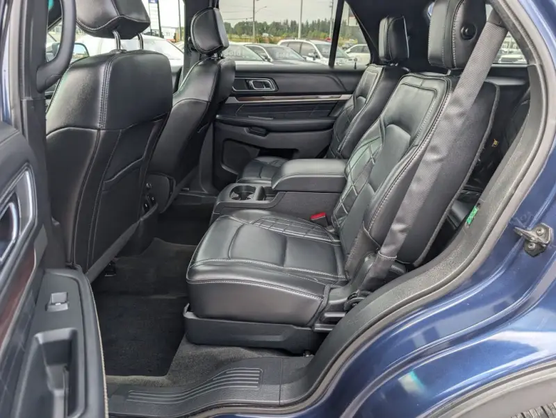 2017 Ford Explorer Platinum AWD photo 13