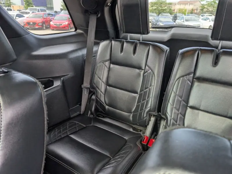 2017 Ford Explorer Platinum AWD photo 14