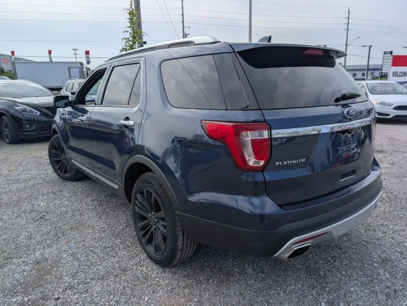 2017 Ford Explorer Platinum AWD photo 8