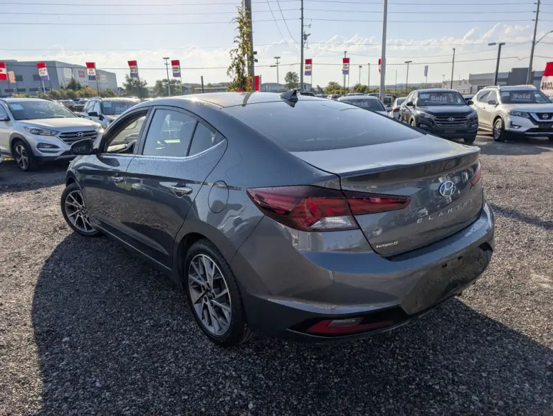 2020 Hyundai Elantra Luxury photo 8