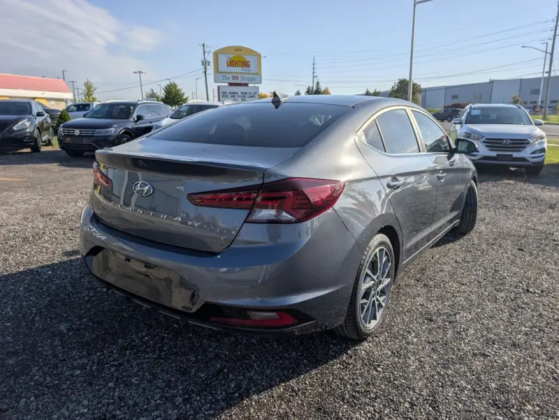 2020 Hyundai Elantra Luxury photo 6