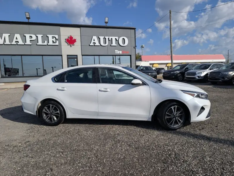 2022 Kia Forte GT-LINE photo 5