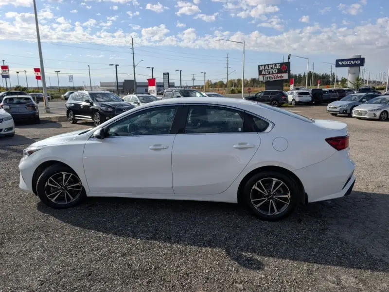 2022 Kia Forte GT-LINE photo 9