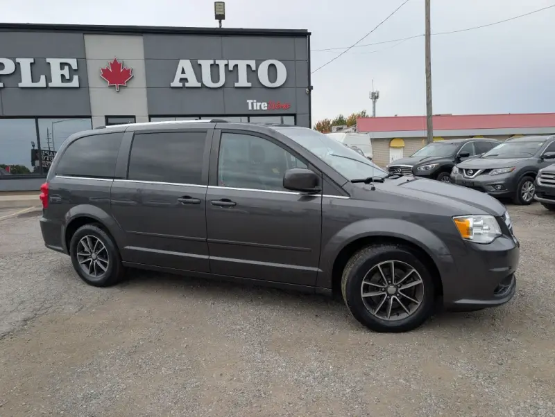 2017 Dodge Grand Caravan SXT Premium Plus photo 5