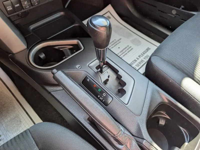 2018 Toyota RAV4 LE photo 20
